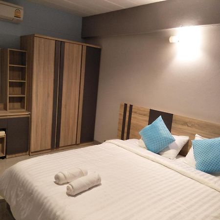 Rinrada Place Hotel Ubon Ratchathani Bagian luar foto