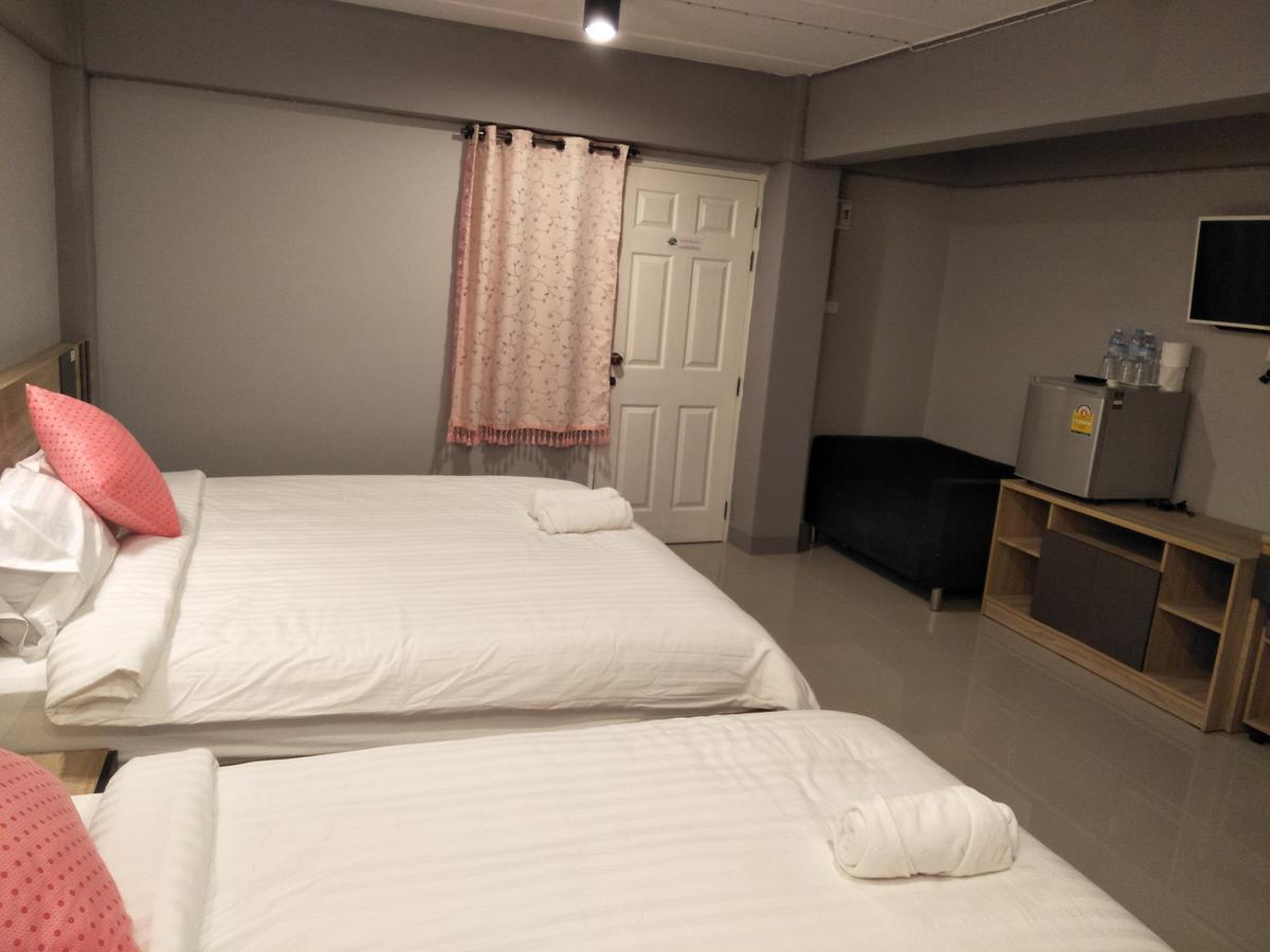 Rinrada Place Hotel Ubon Ratchathani Bagian luar foto