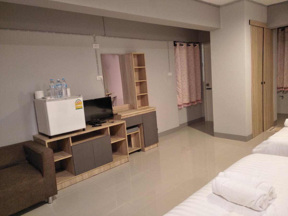 Rinrada Place Hotel Ubon Ratchathani Bagian luar foto