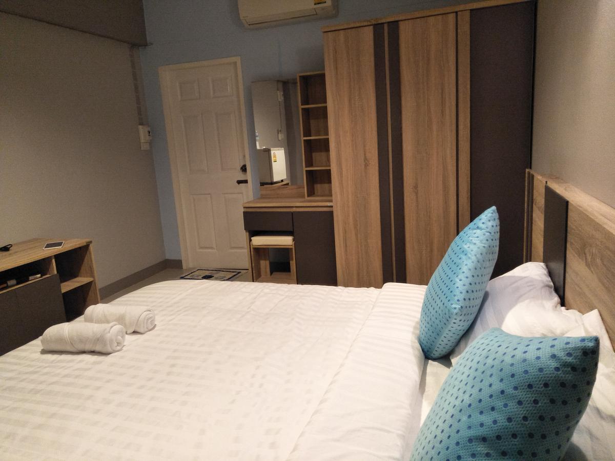 Rinrada Place Hotel Ubon Ratchathani Bagian luar foto