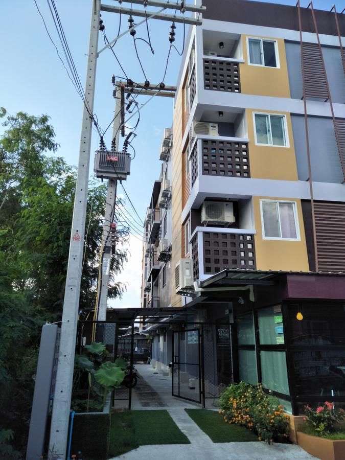 Rinrada Place Hotel Ubon Ratchathani Bagian luar foto