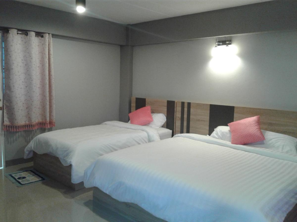 Rinrada Place Hotel Ubon Ratchathani Bagian luar foto