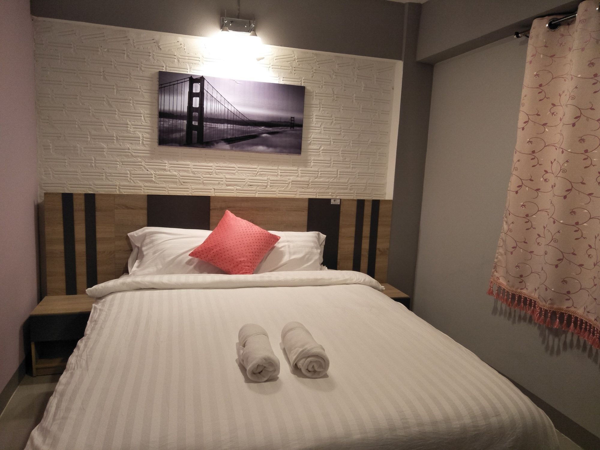 Rinrada Place Hotel Ubon Ratchathani Bagian luar foto