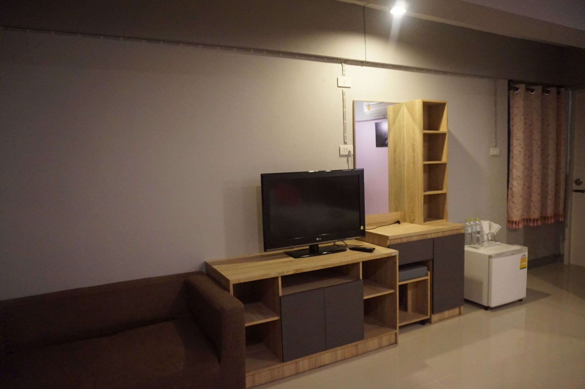 Rinrada Place Hotel Ubon Ratchathani Bagian luar foto