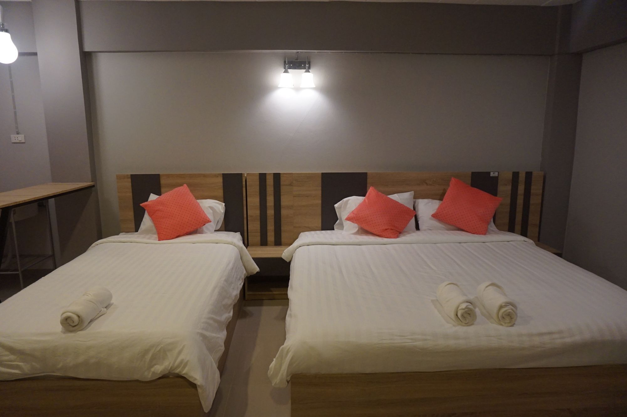 Rinrada Place Hotel Ubon Ratchathani Bagian luar foto