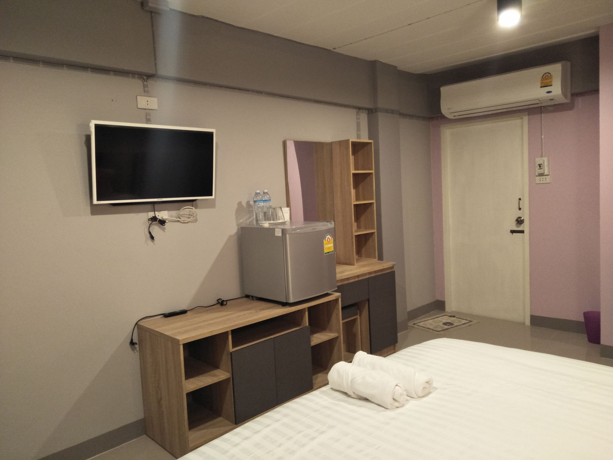 Rinrada Place Hotel Ubon Ratchathani Bagian luar foto
