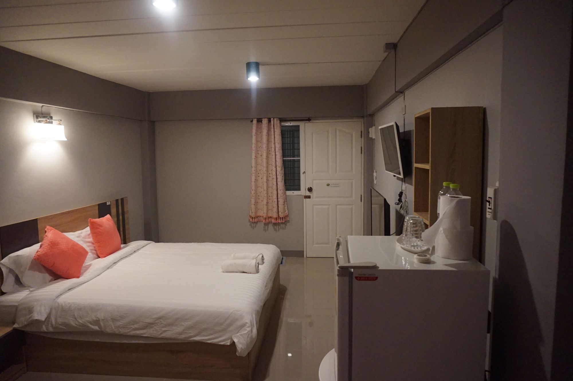 Rinrada Place Hotel Ubon Ratchathani Bagian luar foto
