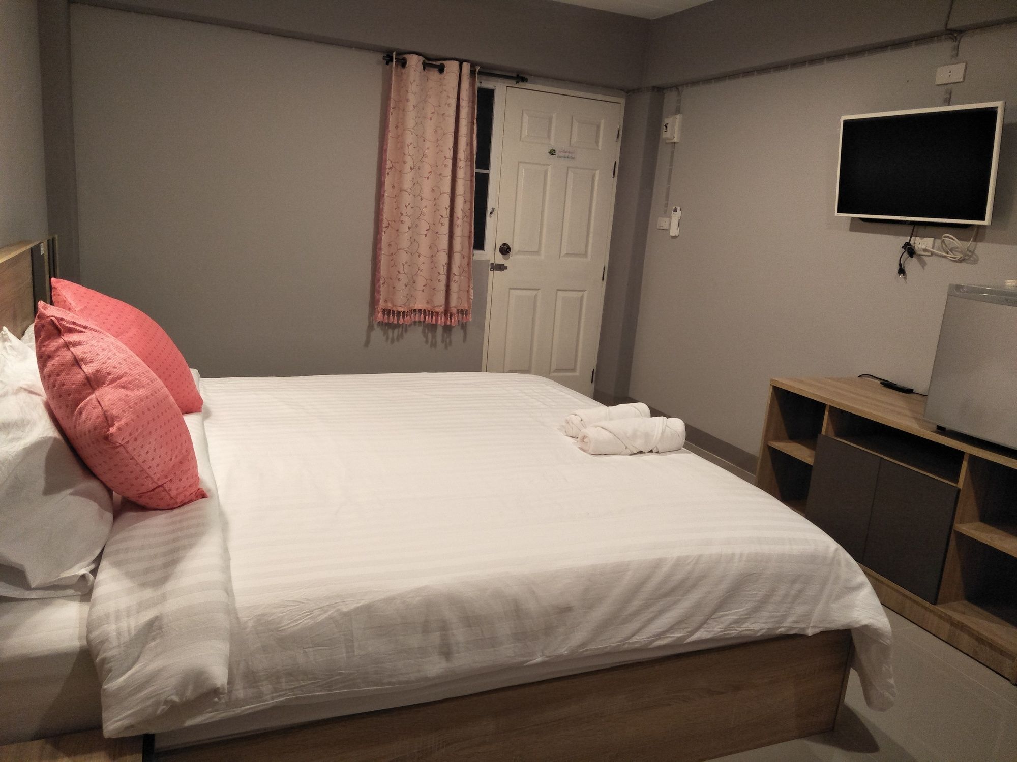 Rinrada Place Hotel Ubon Ratchathani Bagian luar foto