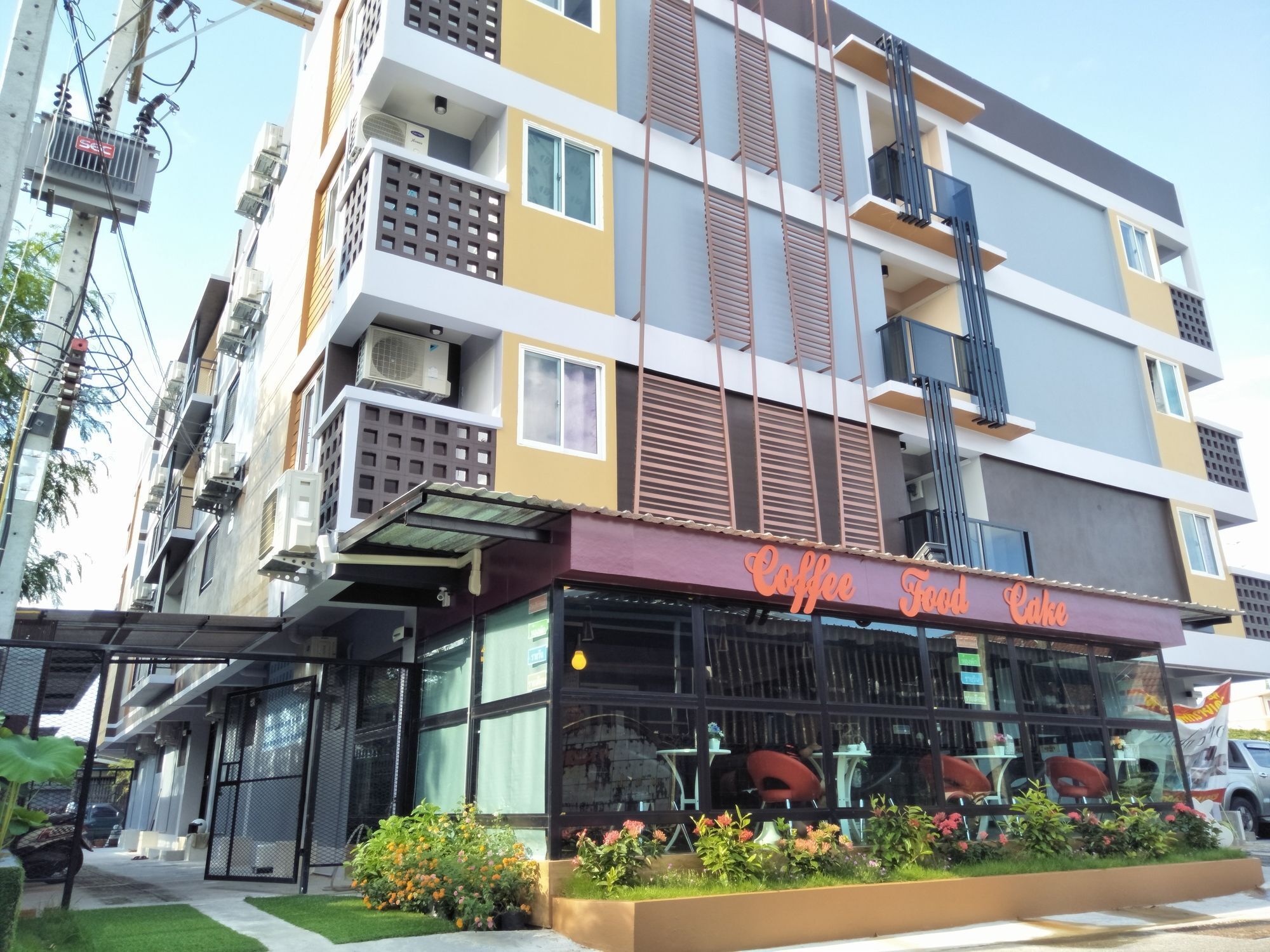 Rinrada Place Hotel Ubon Ratchathani Bagian luar foto